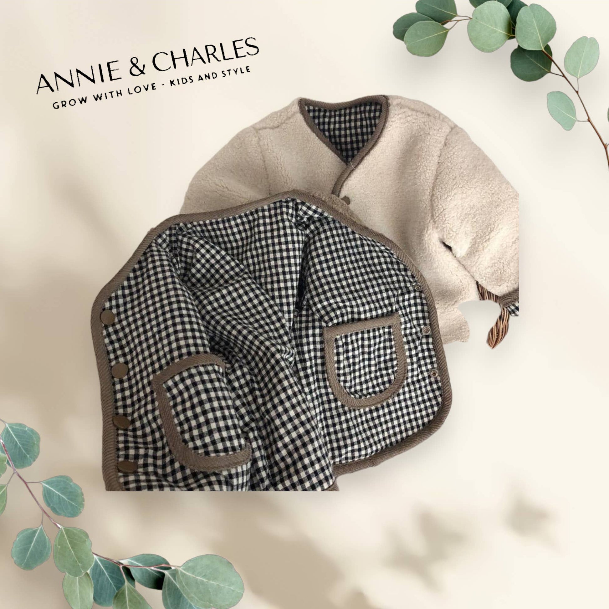 Annie & Charles® fluffy reversible jacket: Coffee / 2-3 YEARS