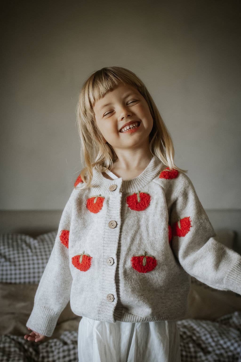 Annie & Charles® Cardigan STRAWBERRY: 2-3 Y