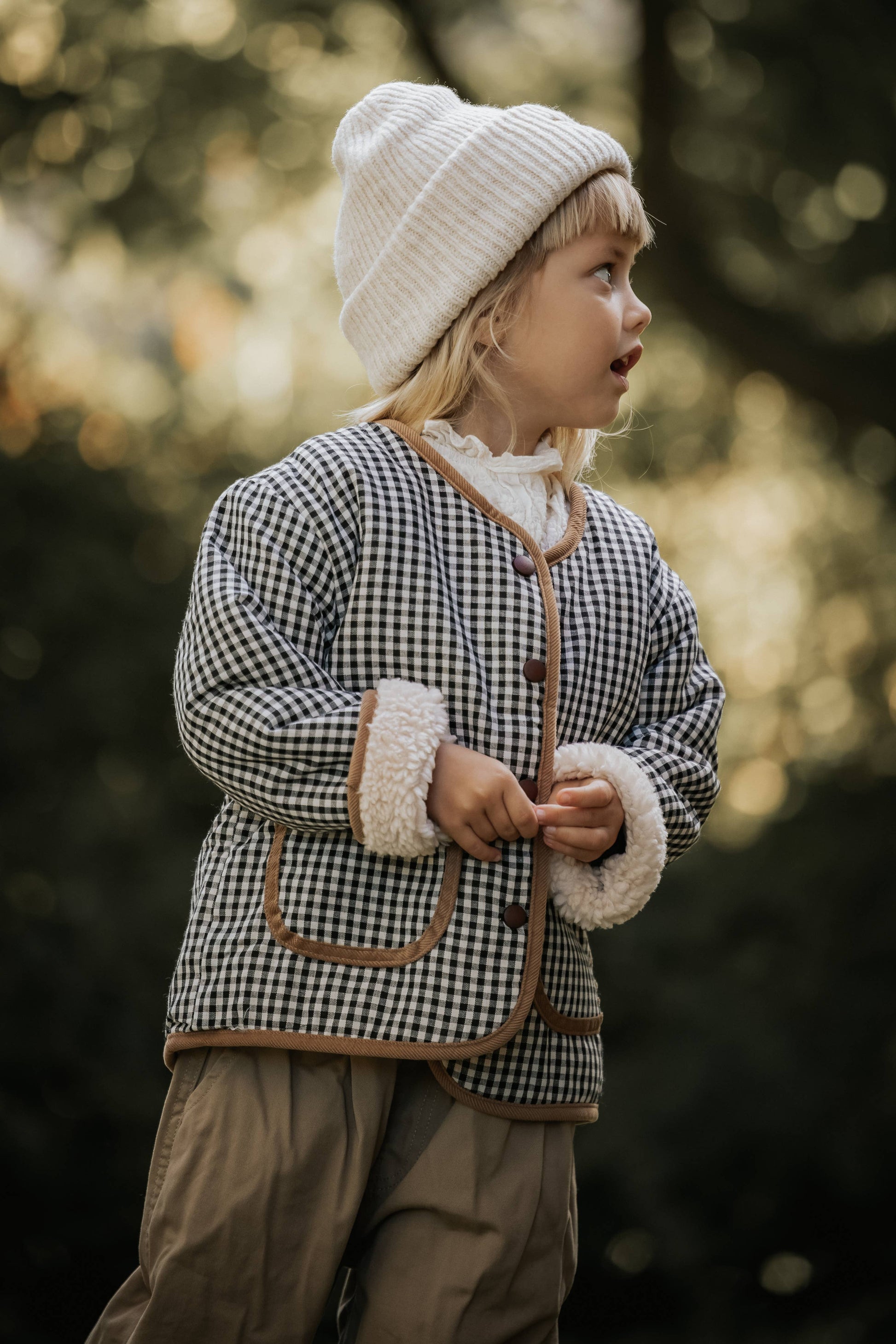 Annie & Charles® fluffy reversible jacket: Coffee / 2-3 YEARS