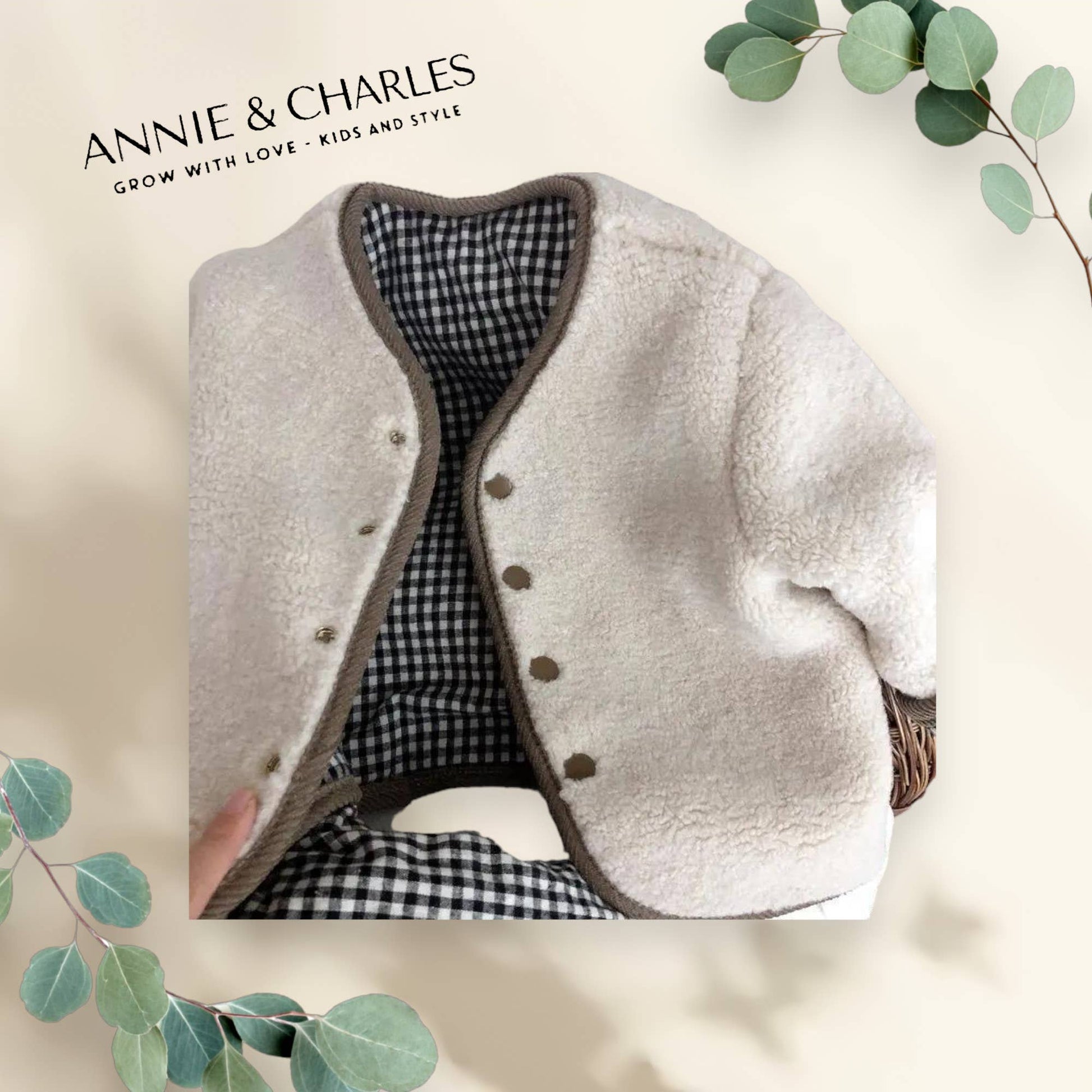 Annie & Charles® fluffy reversible jacket: Coffee / 2-3 YEARS